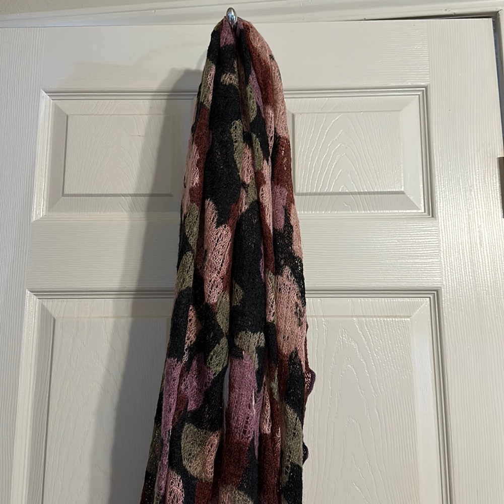 Beautiful lightweight acrylic scarf multicolored black, pink, mauve, burgundy